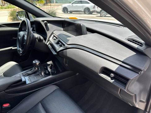 Used 2021 Lexus UX 200 w/ Accessory Package (Z2) FWD image 37