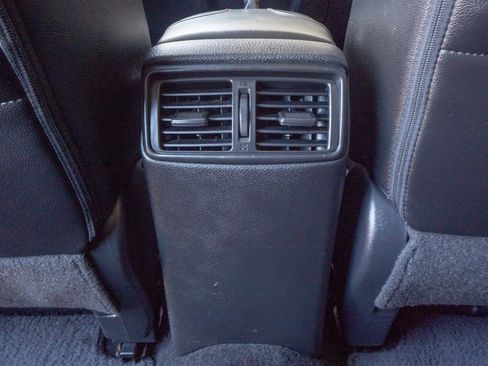 Used 2018 Nissan Rogue SL w/ Premium Package image 19