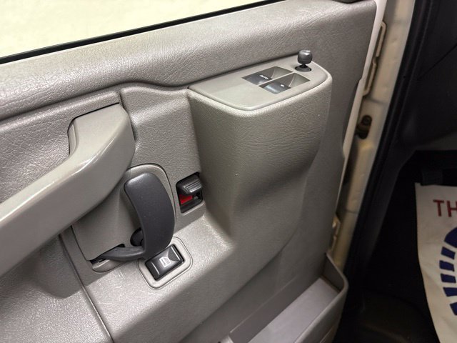 Used 2020 Chevrolet Express 2500 LT RWD image 27