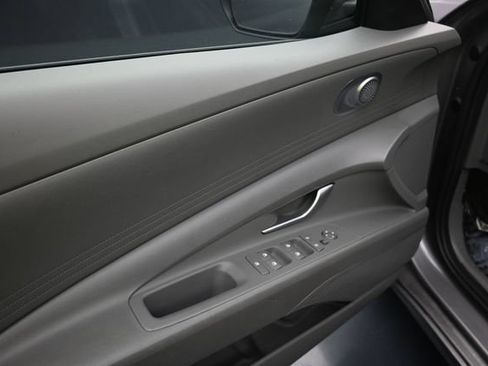 Used 2024 Hyundai Elantra SEL FWD image 16