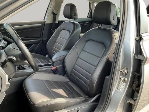 Used 2024 Volkswagen Jetta SE FWD image 21