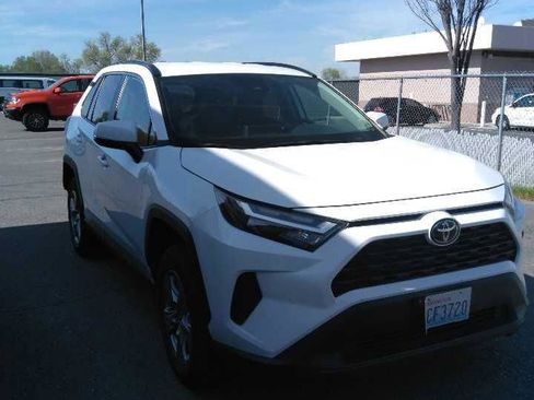 Used 2024 Toyota RAV4 XLE FWD image 3