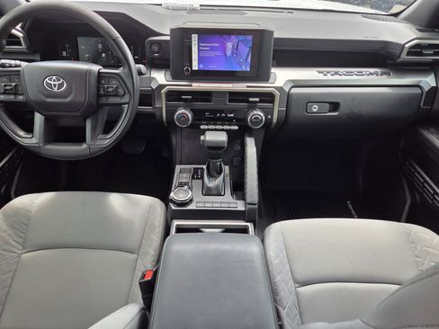 Certified 2025 Toyota Tacoma SR5 AWD/4WD image 7
