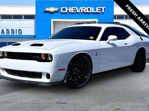 Used 2023 Dodge Challenger SRT Hellcat w/ Driver Convenience Group image 3
