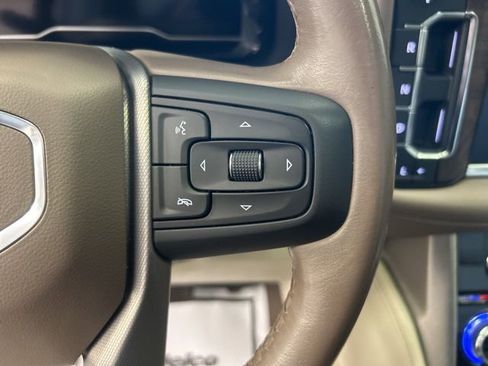 Used 2022 GMC Yukon XL Denali image 16