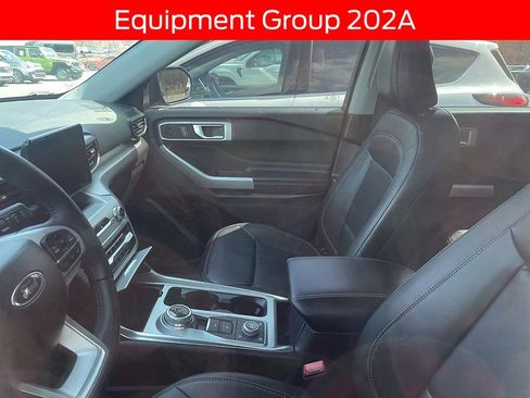Used 2023 Ford Explorer XLT w/ Equipment Group 202A image 9