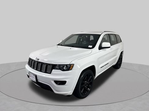 Used 2018 Jeep Grand Cherokee Altitude AWD/4WD image 23