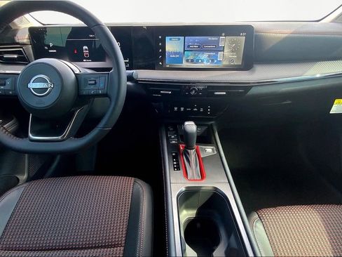 New 2025 Nissan Kicks SR image 7