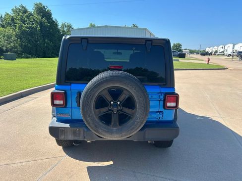 Used 2022 Jeep Wrangler Unlimited Sport AWD/4WD image 4
