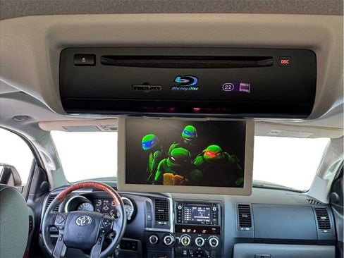 Used 2019 Toyota Sequoia Platinum AWD/4WD image 22