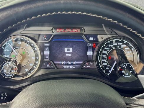 Used 2022 RAM 1500 Laramie AWD/4WD image 12