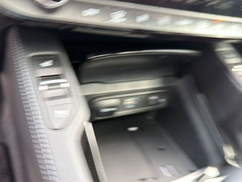 Used 2024 Kia Telluride SX w/ Towing Package FWD image 29