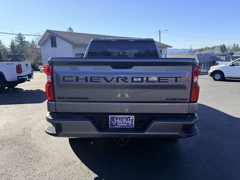 Used 2021 Chevrolet Silverado 1500 Custom w/ LPO, Blackout Package image 4