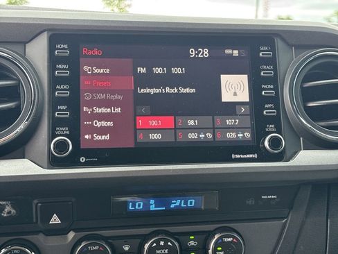 Used 2022 Toyota Tacoma TRD Sport w/ Technology Package AWD/4WD image 27