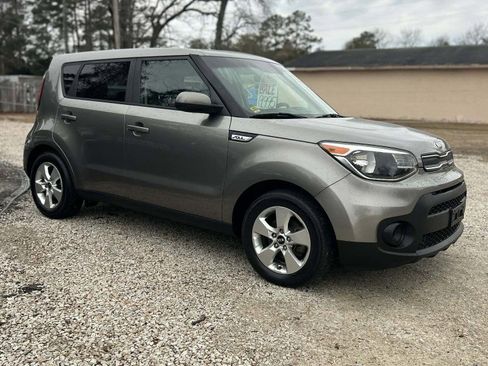 Used 2017 Kia Soul image 2