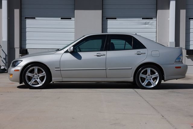 Used 2004 Lexus IS 300 RWD image 4