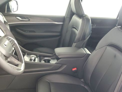 New 2025 Jeep Grand Cherokee L Limited image 14