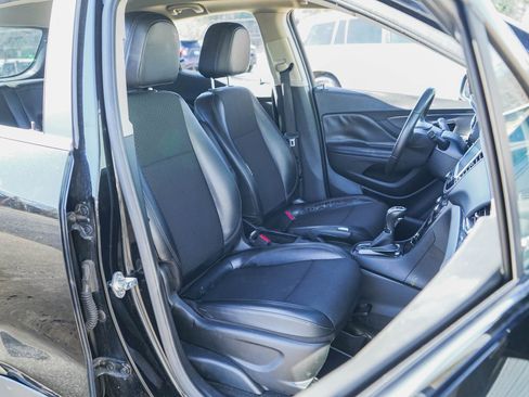 Used 2021 Buick Encore Preferred image 11