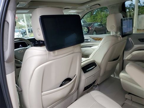 Certified 2021 Cadillac Escalade Premium Luxury Platinum image 13