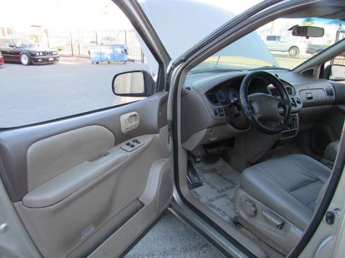 Used 2001 Toyota Sienna LE image 14