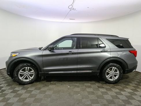 Used 2023 Ford Explorer XLT w/ Equipment Group 202A image 6