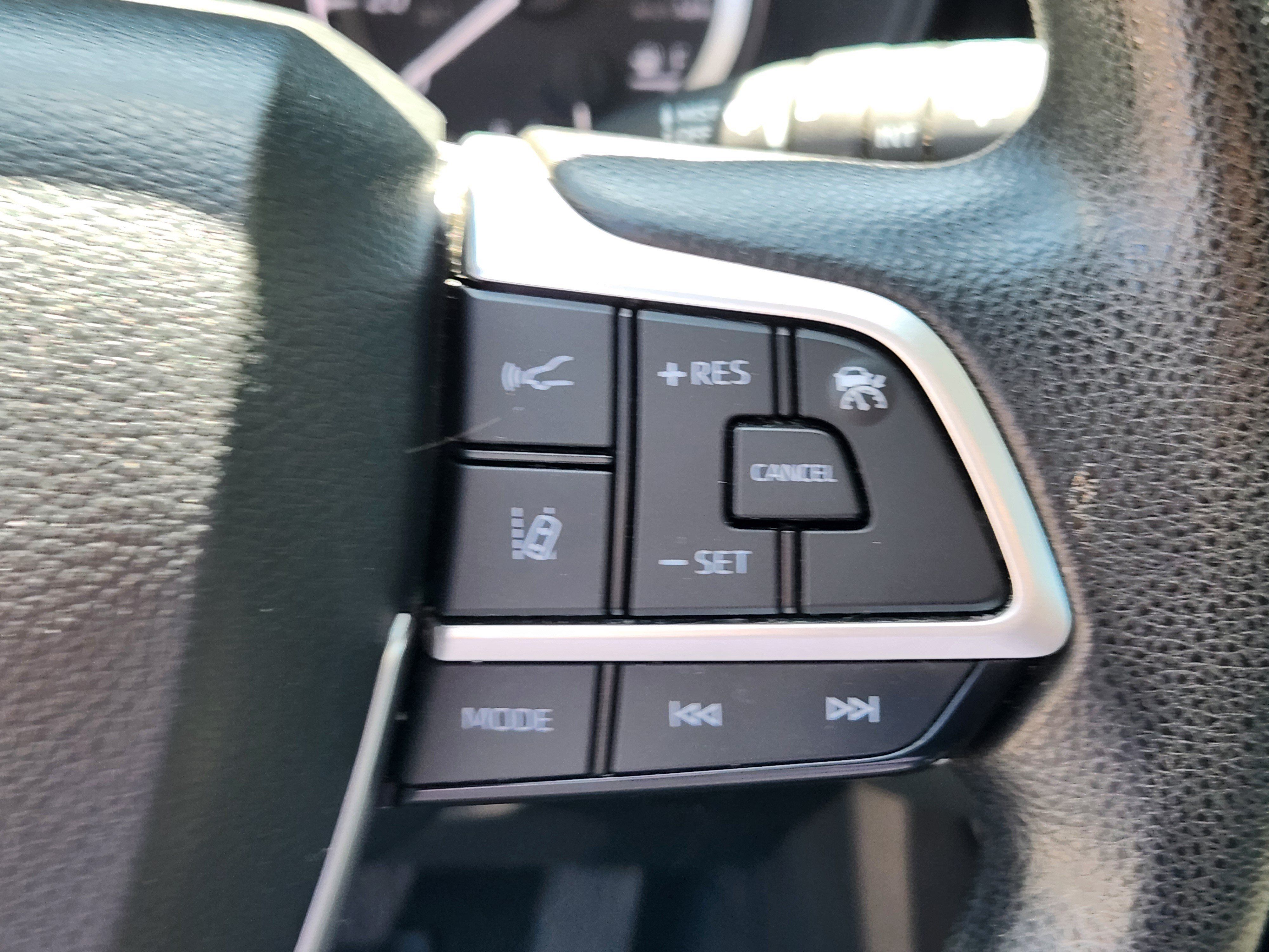 Used 2023 Toyota Highlander L AWD/4WD image 23
