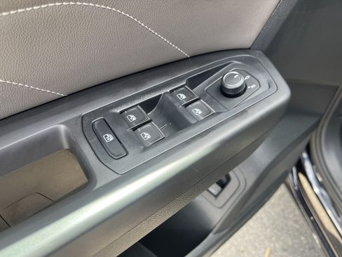 Used 2023 Volkswagen Atlas Cross Sport SE AWD/4WD image 18