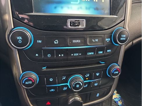 Used 2015 Chevrolet Malibu LT image 22