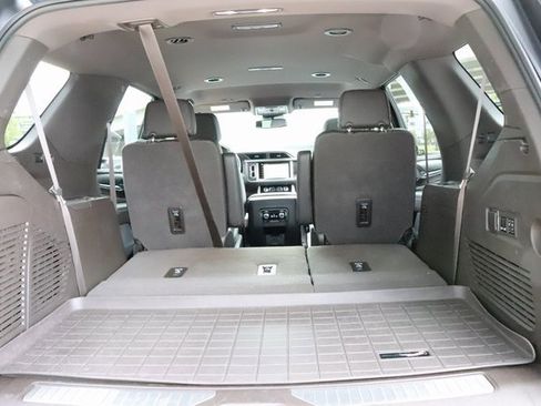 Used 2023 GMC Yukon Denali image 17