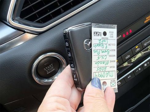 New 2025 MAZDA CX-5 AWD 2.5 S w/ Premium Plus Pkg image 16