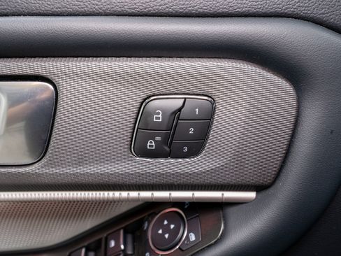 Used 2025 Ford Explorer ST w/ Sun And Sound Package image 14