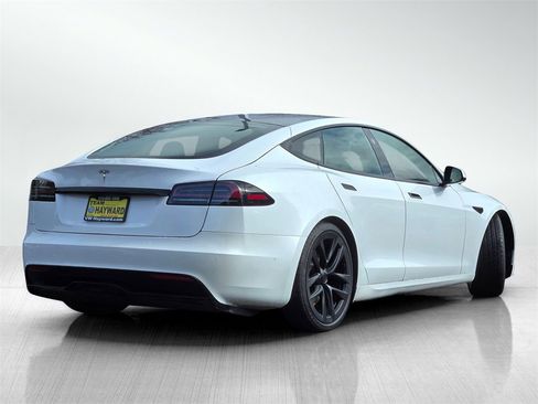 Used 2023 Tesla Model S Standard Range image 4