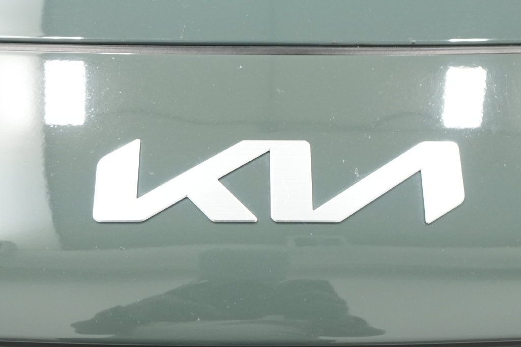 Used 2023 Kia Niro EX FWD image 11