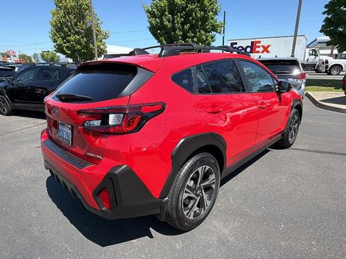 Used 2025 Subaru Crosstrek 2.5i Premium AWD/4WD image 4