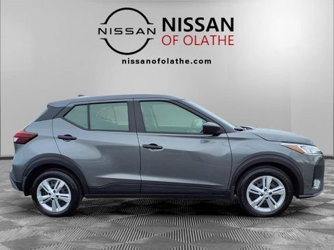 Certified 2025 Nissan Kicks Play S image 28