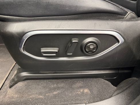 Used 2024 Jeep Wagoneer L Series III w/ Flexible Seating Group AWD/4WD image 59