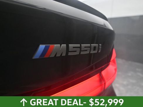 Used 2022 BMW M550i xDrive M550i xDrive w/ Premium Package image 23
