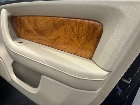 Used 2011 Lincoln MKS w/ 102A Rapid Spec Order Code image 10