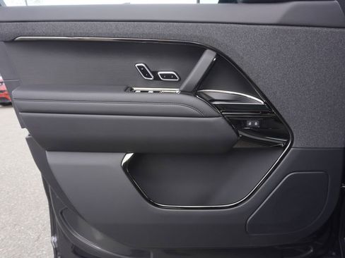 New 2025 Land Rover Range Rover Sport SE image 17