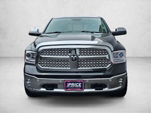 Used 2017 RAM 1500 Laramie w/ Convenience Group AWD/4WD image 8