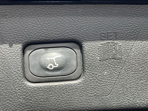 Used 2024 Ford Edge SEL w/ Convenience Package image 8