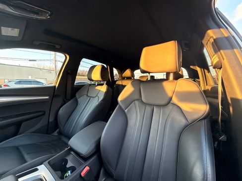 Used 2025 Audi Q5 2.0T Premium image 24