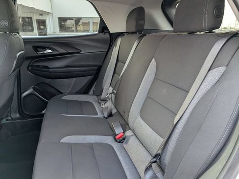 Used 2025 Chevrolet TrailBlazer LT AWD/4WD image 28