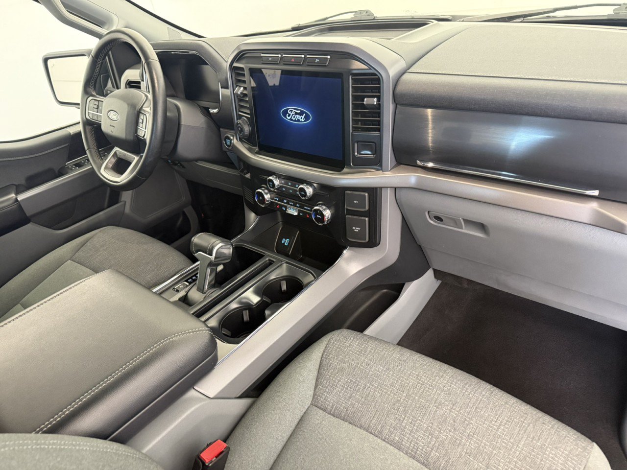 Used 2024 Ford F150 Lightning XLT AWD/4WD image 11