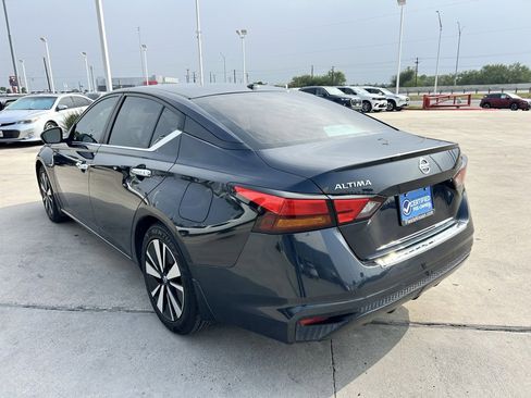 Certified 2022 Nissan Altima 2.5 SV image 5