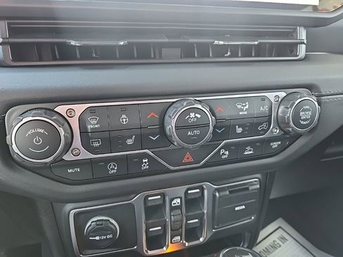 New 2026 Jeep Wrangler Unlimited Sahara AWD/4WD image 58