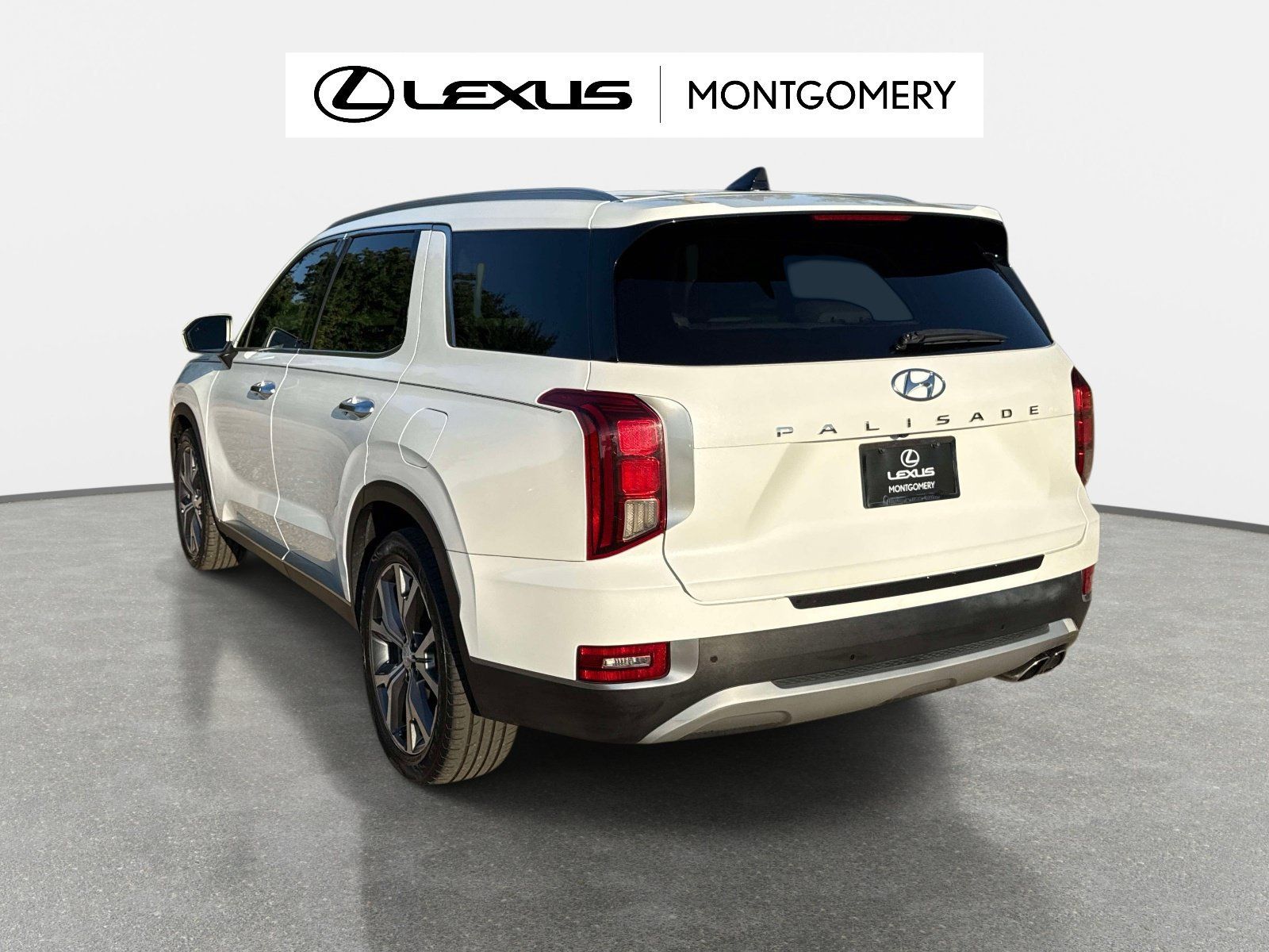 Used 2022 Hyundai Palisade SEL w/ Premium Package FWD image 5