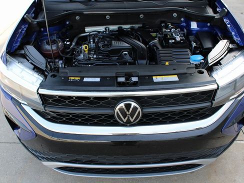 Certified 2023 Volkswagen Taos SE w/ Panoramic Sunroof Package image 29