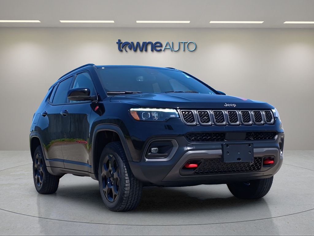 Used 2023 Jeep Compass Trailhawk w/ Trailhawk Elite Group AWD/4WD image 8