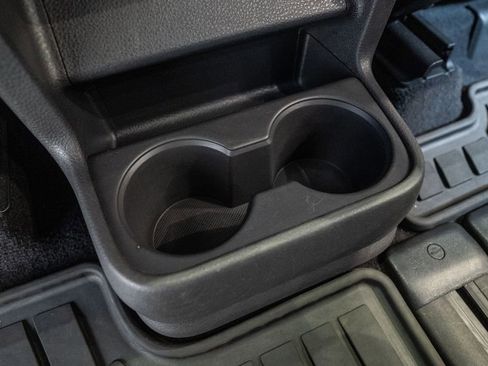 Used 2022 Toyota Sienna XLE image 32